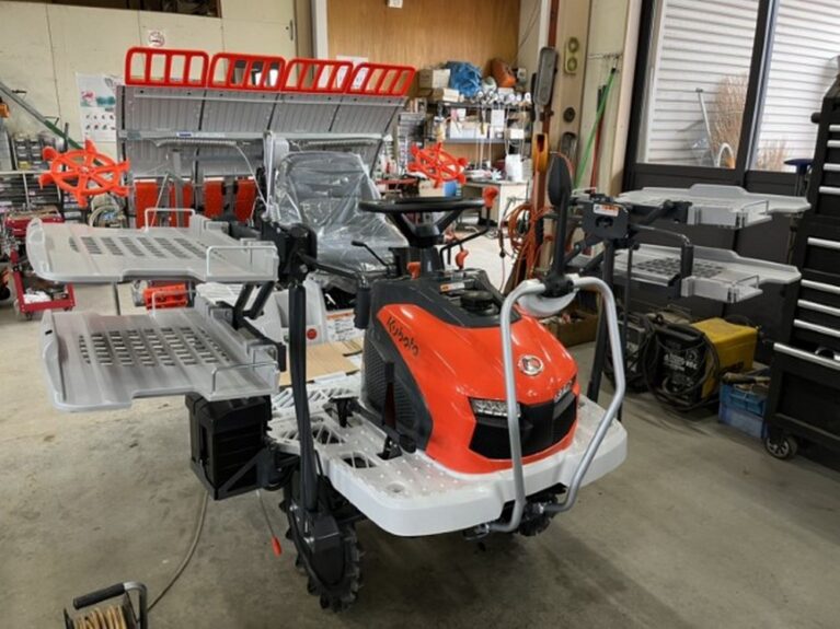 Máy cấy lúa Kubota AW4