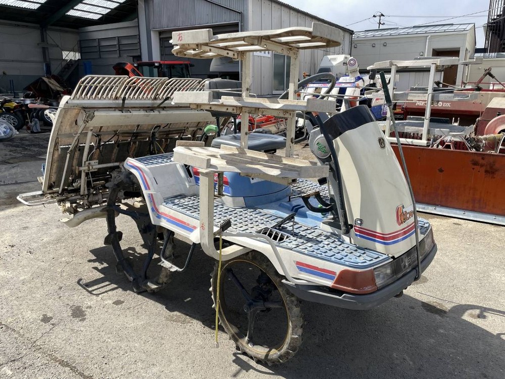 Máy cấy lúa Iseki PA53D giúp bà con tiết kiệm thời gian, nhân công lao động, cho hiệu quả kinh tế cao Máy cấy lúa Iseki PA53D giúp bà con tiết kiệm thời gian, nhân công lao động, cho hiệu quả kinh tế cao