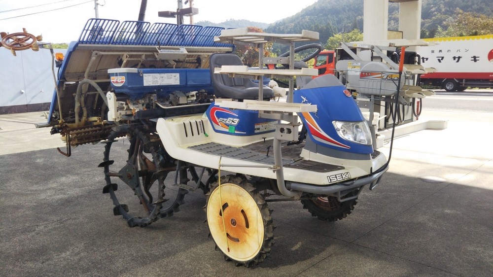 Máy cấy lúa Iseki PZ63 kết hợp đồng thời cấy lúa và bón phân Máy cấy lúa Iseki PZ63 kết hợp đồng thời cấy lúa và bón phân