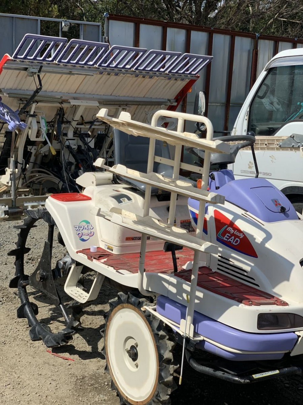 Máy cấy lúa Mitsubishi LV5 giúp bà con tăng năng suất lao động Máy cấy lúa Mitsubishi LV5 giúp bà con tăng năng suất lao động