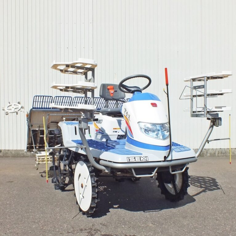 Máy cấy lúa Iseki PZ60HGRL vừa có khả năng cấy lúa vừa có khả năng bón phân