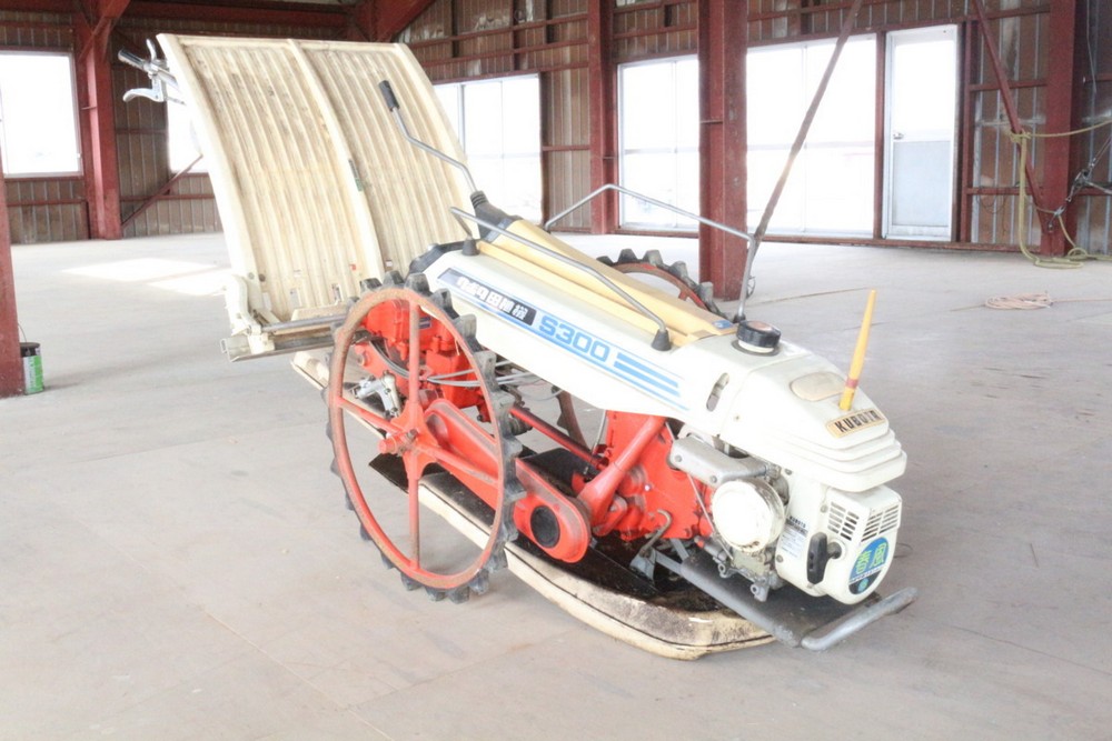 Máy cấy lúa Kubota S300 mang tới cho bà con một sản phẩm nhỏ gọn, hiệu quả cấy cao Máy cấy lúa Kubota S300 mang tới cho bà con một sản phẩm nhỏ gọn, hiệu quả cấy cao