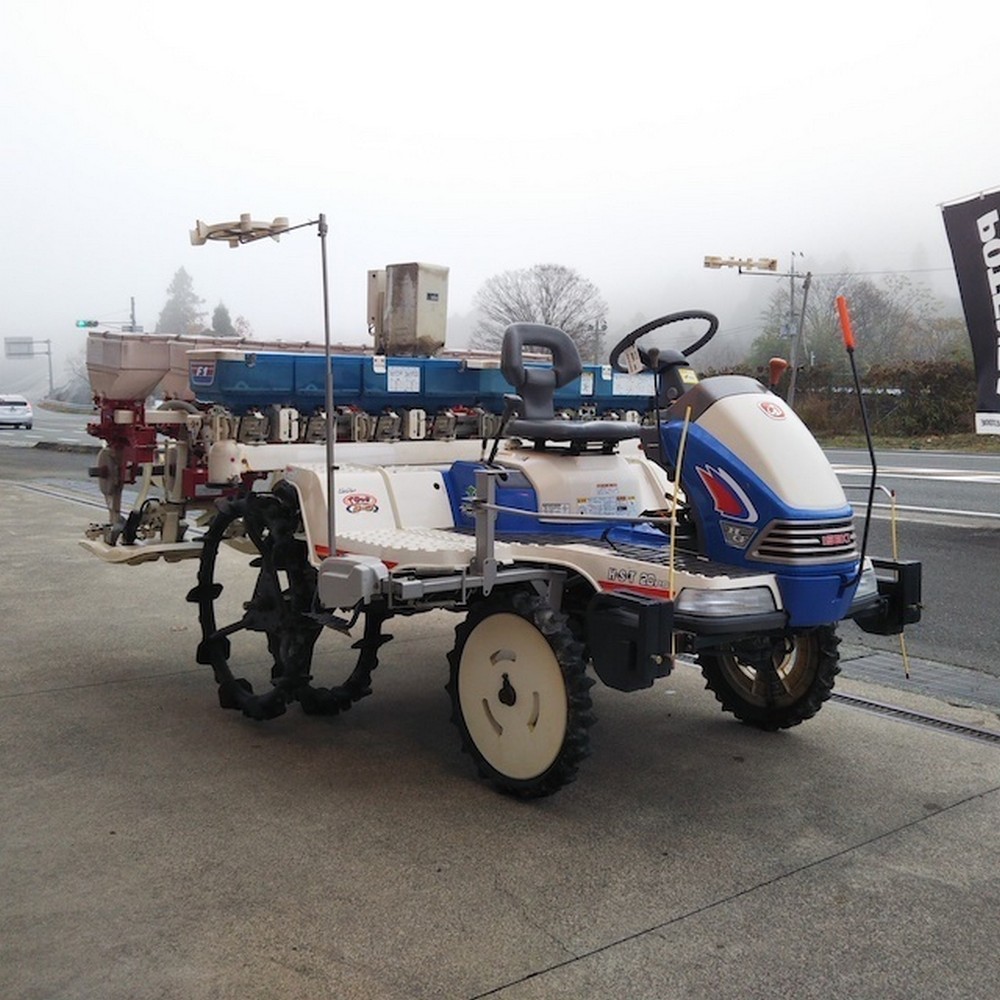 Máy cấy lúa Iseki PGV83 thiết kế nhỏ gọn, hiện đại và chuyên nghiệp Máy cấy lúa Iseki PGV83 thiết kế nhỏ gọn, hiện đại và chuyên nghiệp