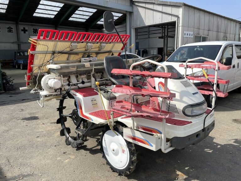 Máy cấy lúa Yanmar GP6 tăng cường khả năng điều chỉnh lượng mạ trong mỗi nhánh cấy