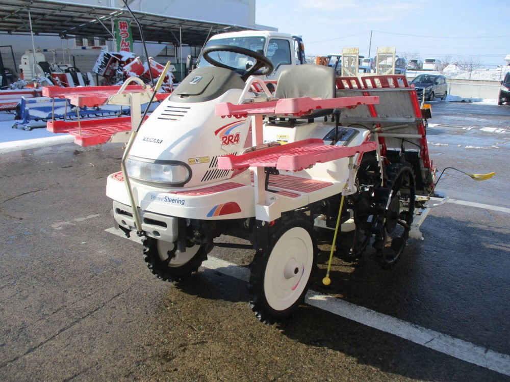 Máy cấy lúa Yanmar RR4 thiết kế nhỏ gọn, chất lượng bền bỉ theo thời gian Máy cấy lúa Yanmar RR4 thiết kế nhỏ gọn, chất lượng bền bỉ theo thời gian