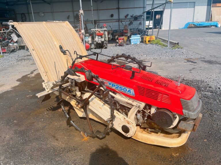 Máy cấy lúa Yanmar YP250 tăng năng suất lao động, giảm chi phí nhân công